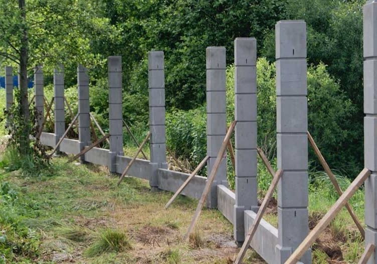 откатные ворота монтаж опорных столбов